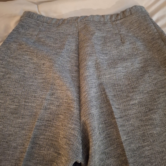 Harburt Gray Textured Women's Flare Leg Pants - Picture 9 of 9